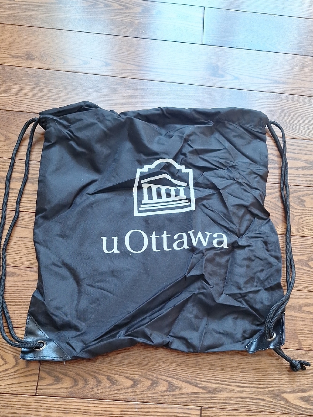 uOttawa Black Drawstring Backpack - Picture 2 of 3